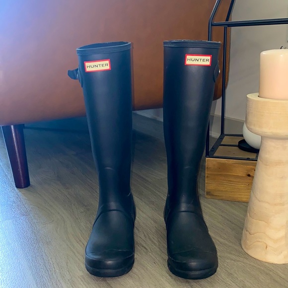 Hunter Shoes - Hunter rain boots- fits size 7!